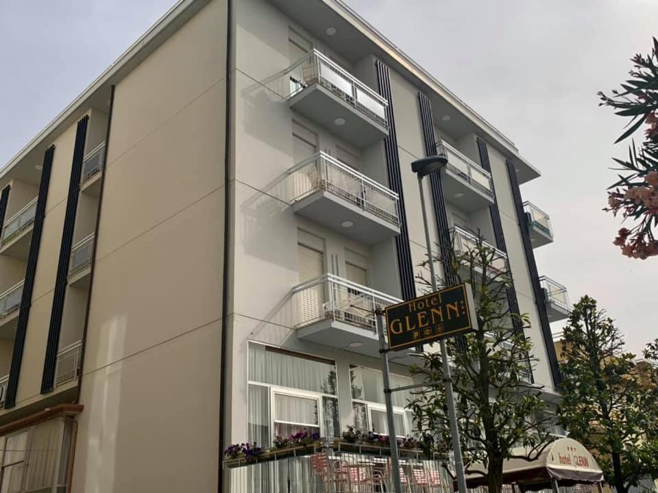 Hotel Glenn Rimini Bagian luar foto