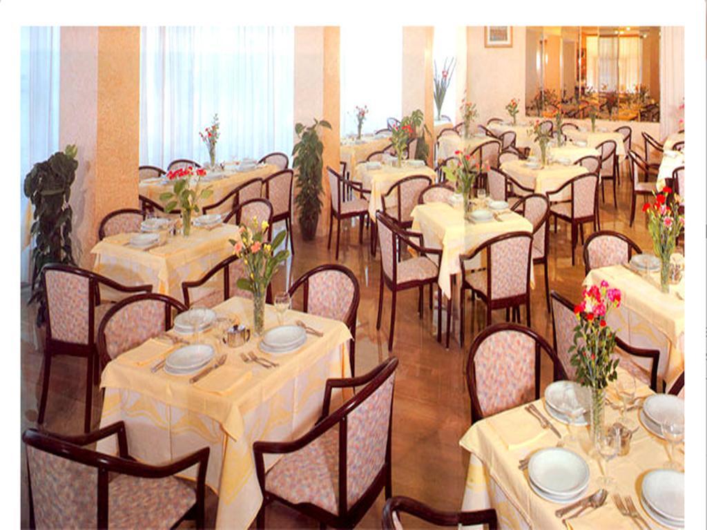 Hotel Glenn Rimini Bagian luar foto