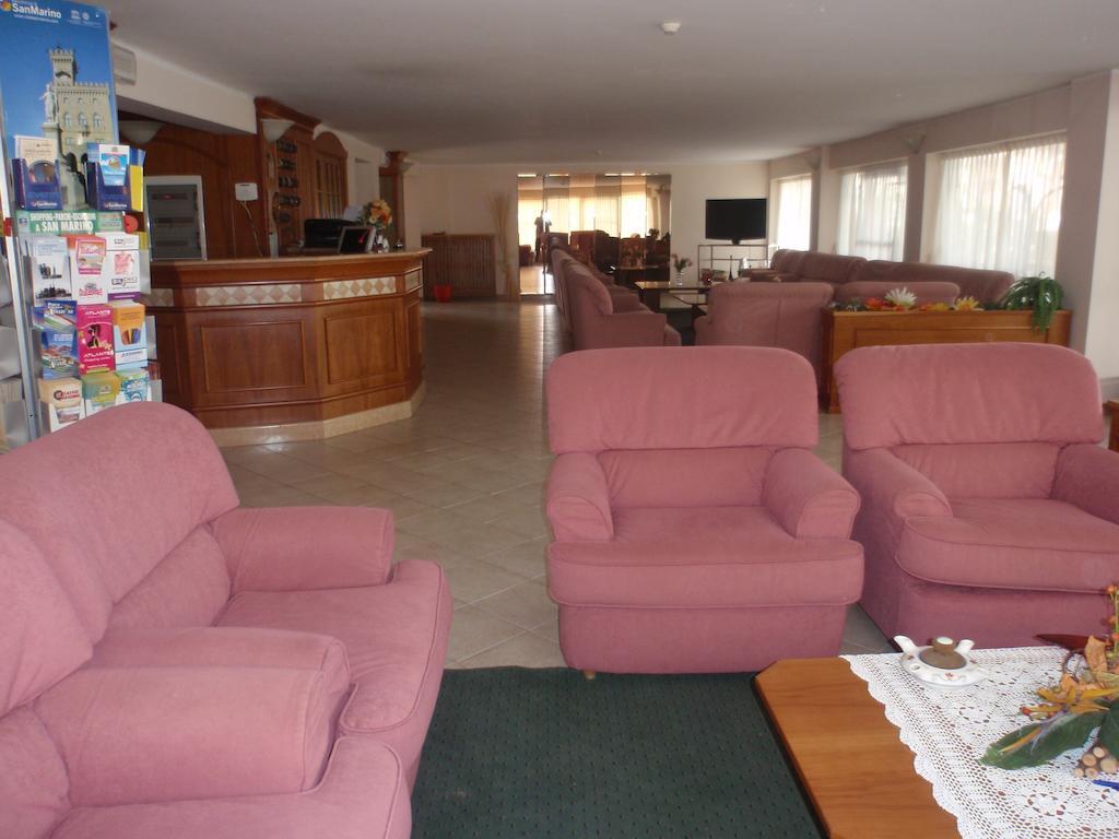 Hotel Glenn Rimini Bagian luar foto