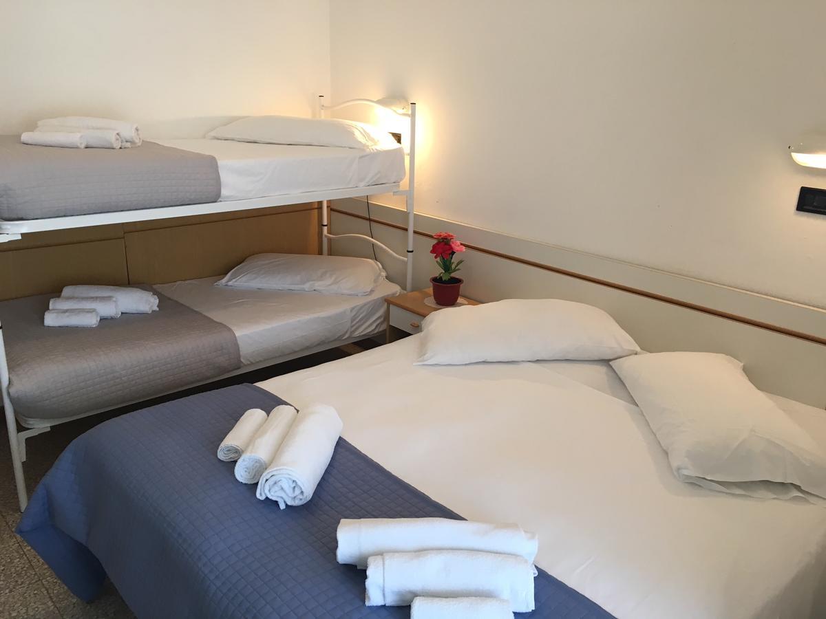 Hotel Glenn Rimini Bagian luar foto