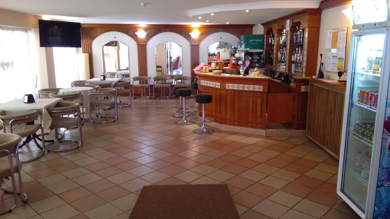 Hotel Glenn Rimini Bagian luar foto
