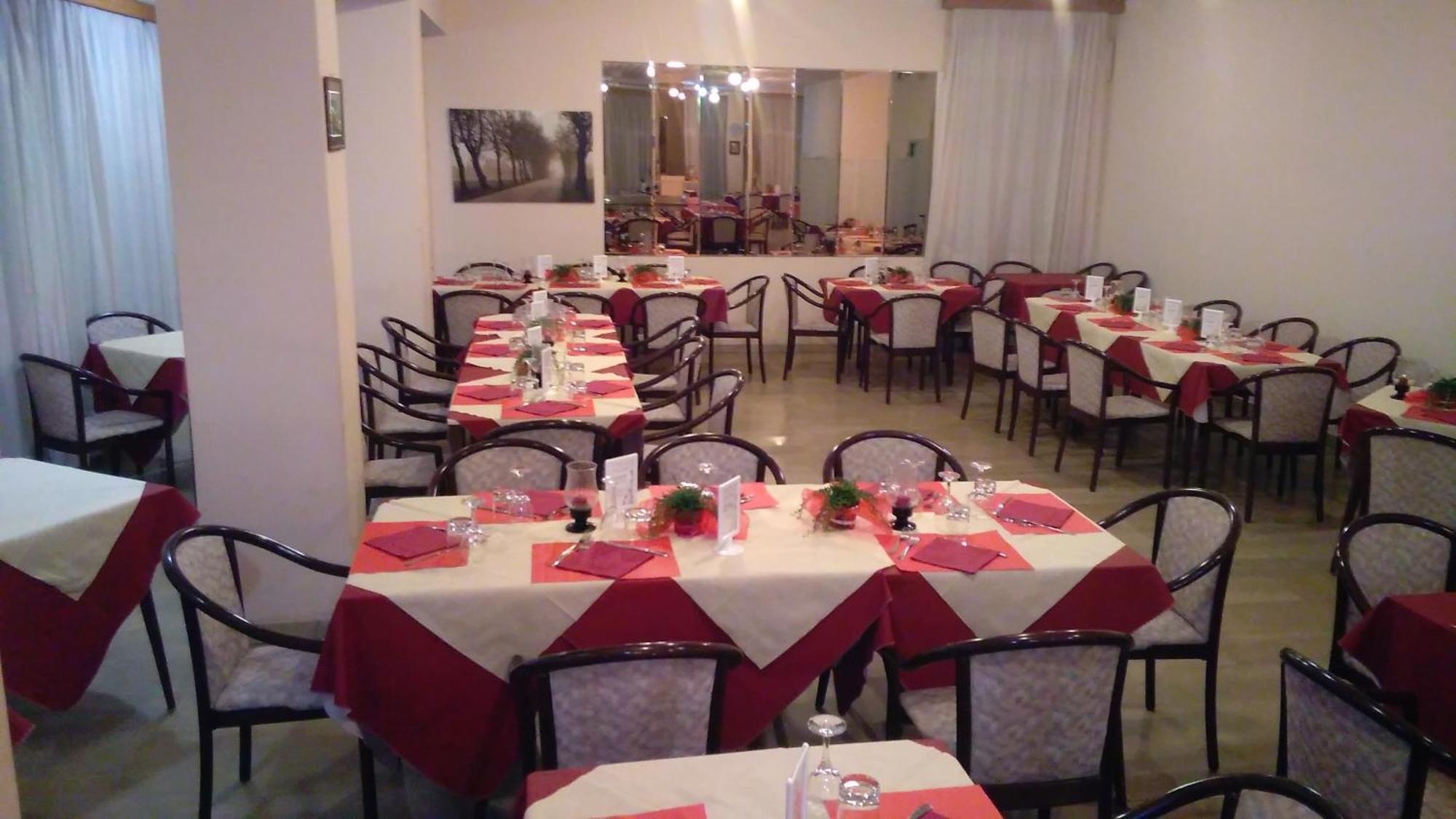 Hotel Glenn Rimini Bagian luar foto