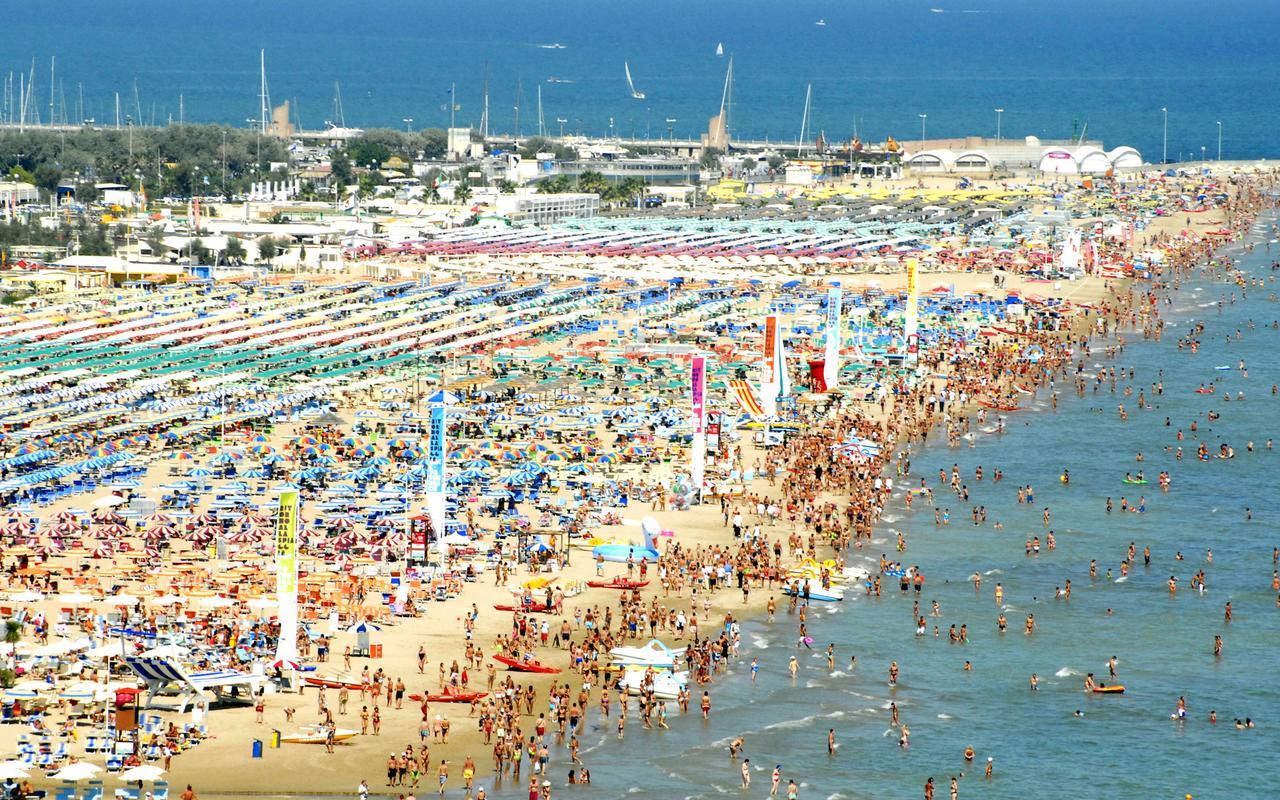 Hotel Glenn Rimini Bagian luar foto
