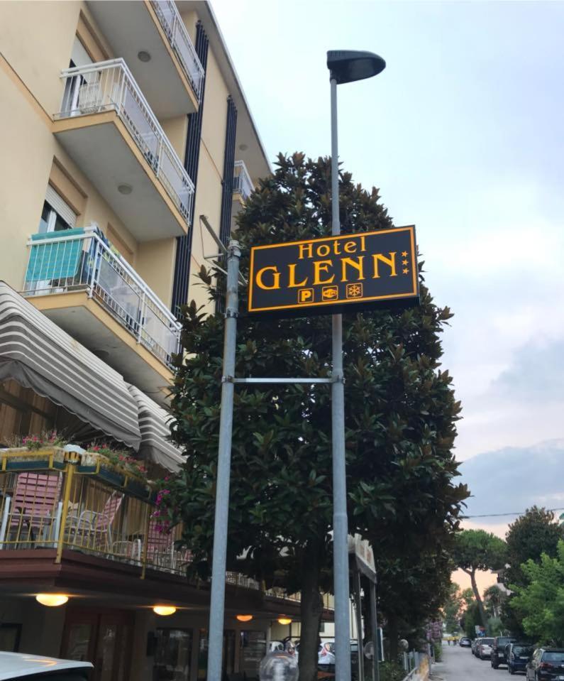 Hotel Glenn Rimini Bagian luar foto