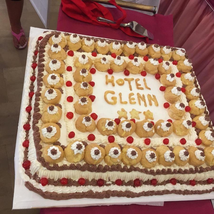 Hotel Glenn Rimini Bagian luar foto